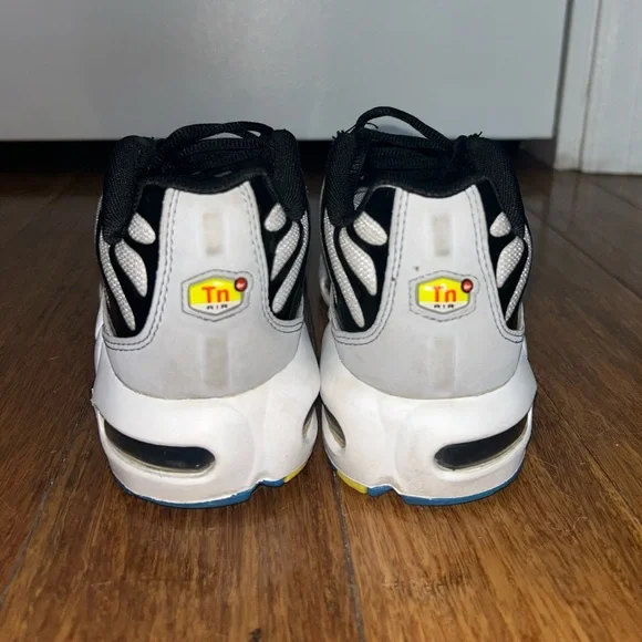 Nike Air Max Plus - W7 - 5.5Y - Picture 4 of 5